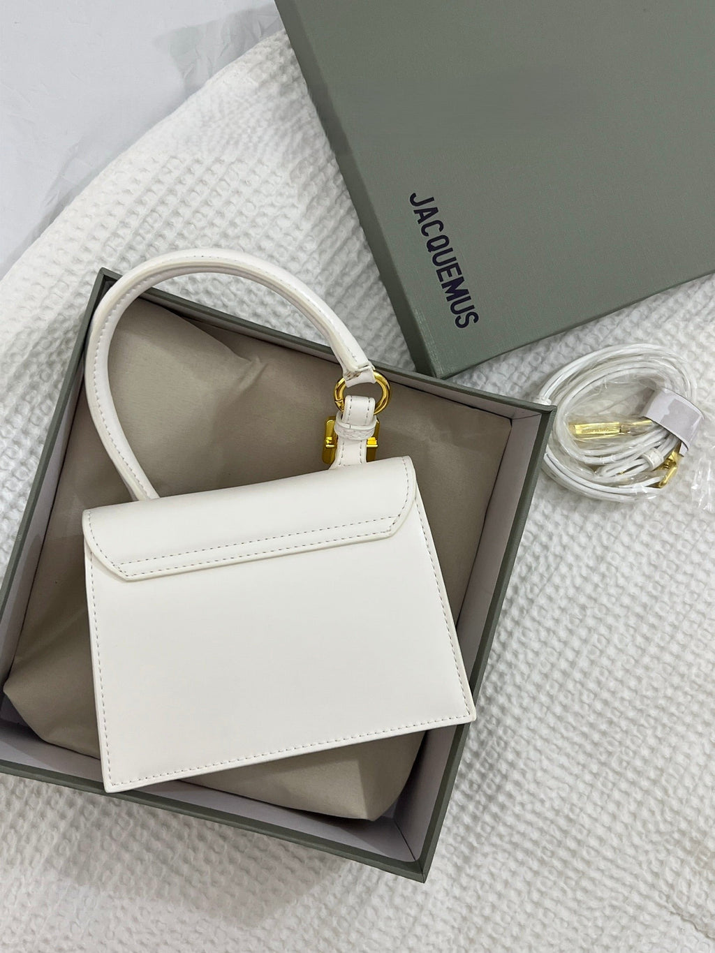 JACQUEMUS WHITE (SMALL)